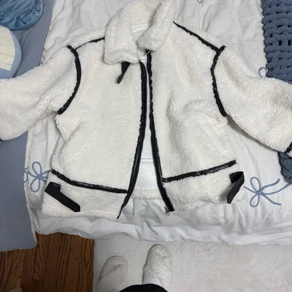 NWOT Faux Fur Sherpa Moto Jacket - Picture 7 of 7